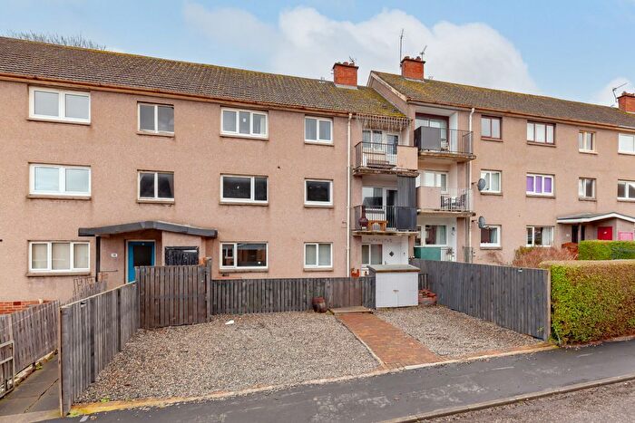 2 Bedroom Flat For Sale In / Ransome Gardens, Clermiston, EH4
