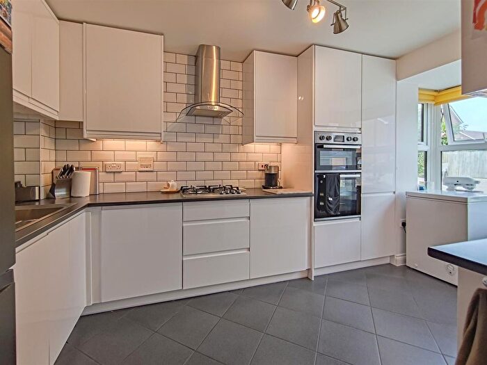 4 Bedroom Detached House For Sale In St. Mary's Close, Seaford, BN25