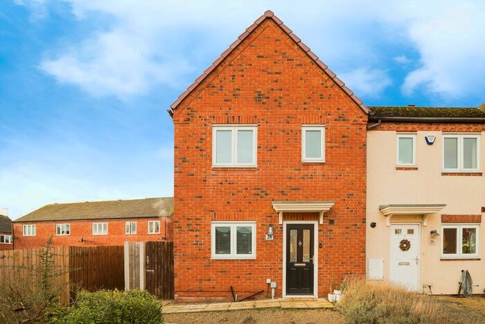 3 Bedroom End Of Terrace House For Sale In Cae Melin Avenue, Oswestry, Shropshire, SY11
