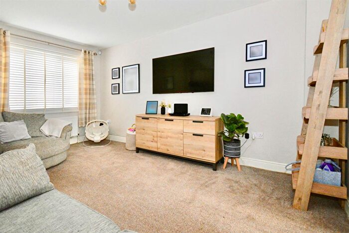 3 Bedroom Terraced House For Sale In Elphinstone Road, Hastings, TN34