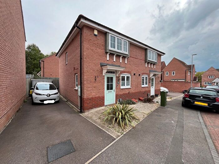 3 Bedroom Semi Detached House For Sale In Windlass Drive, Wigston, LE18
