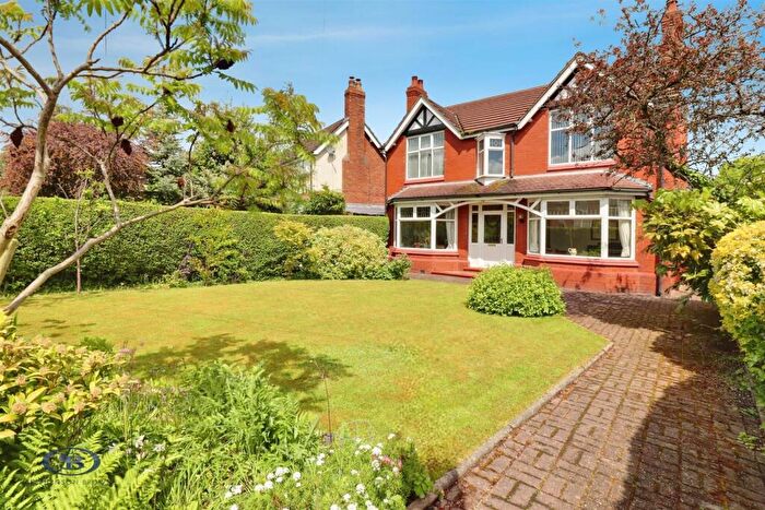 4 Bedroom Detached House For Sale In Bradwall Road, Sandbach, CW11