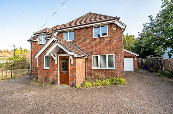 4 Bedroom Detached House For Sale In Cranmore Lane, Aldershot, Hampshire, GU11