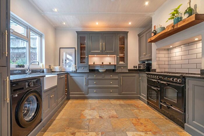 3 Bedroom Detached House For Sale In Speldhurst Road, Southborough, Tunbridge Wells, TN4