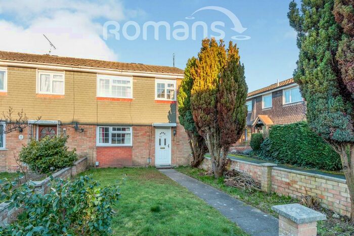 3 Bedroom End Of Terrace House To Rent In Gilbert Road, Frimley, GU16