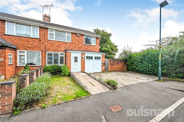 3 Bedroom Semi Detached House For Sale In Old Moat Drive, Northfield, Birmingham, B31