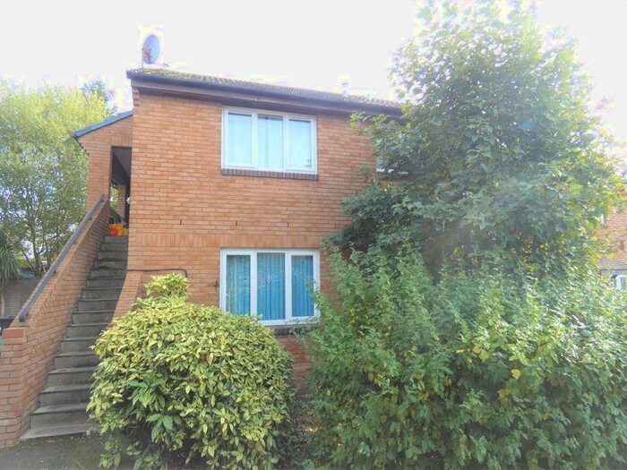 1 Bedroom Flat To Rent In Cambrian Close, Bursledon, SO31