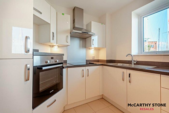 1 Bedroom Apartment For Sale In Viewpoint, Harbour Road, Gosport, PO12