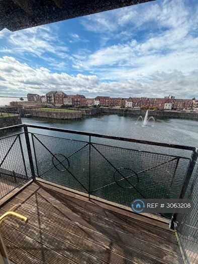 2 Bedroom Flat To Rent In Lock Keepers Court, Hull, HU9