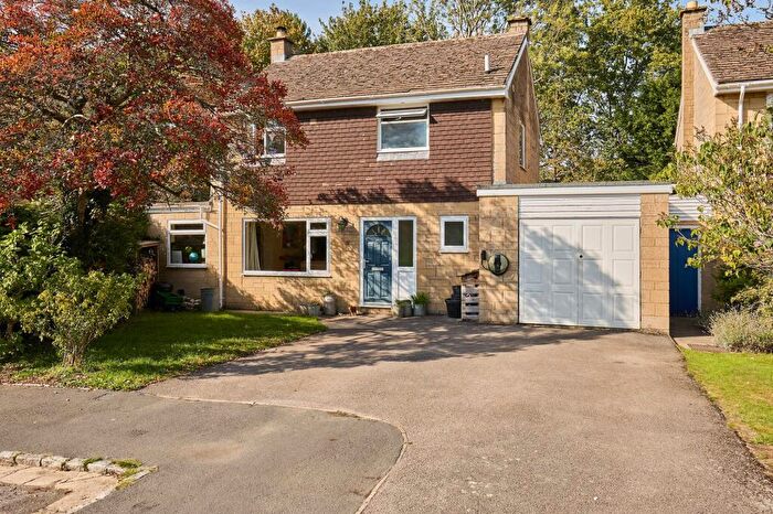 3 Bedroom Detached House For Sale In Orchard Close, Combe, OX29