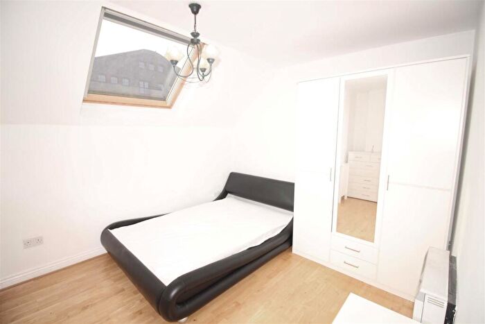 2 Bedroom Apartment To Rent In York Court, Schooner Way, Cardiff, CF10
