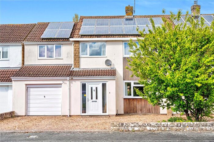 4 Bedroom Semi-Detached House For Sale In Buckingham Road, Lawns, Swindon, Wiltshire, SN3