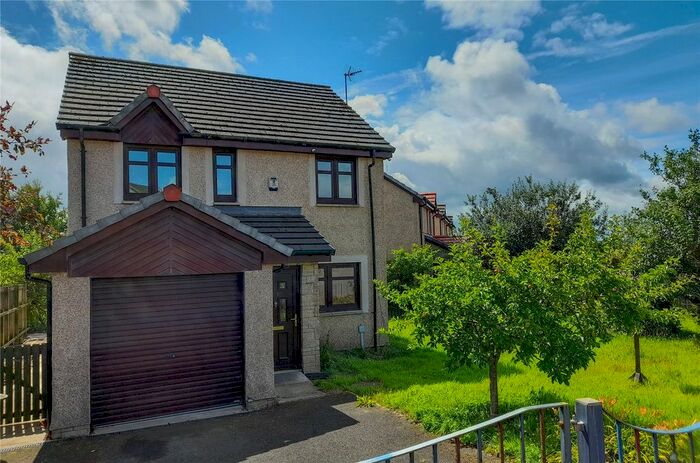 3 Bedroom Detached House For Sale In Castledyke Road, Carstairs, Lanark, South Lanarkshire, ML11