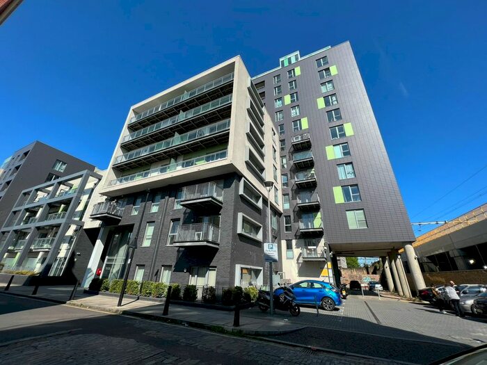 2 Bedroom Flat To Rent In Christian Street, London, E1