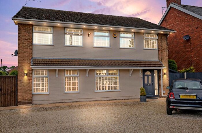 4 Bedroom Detached House For Sale In Clifton Avenue, Barlborough, Chesterfield, Derbyshire, S43