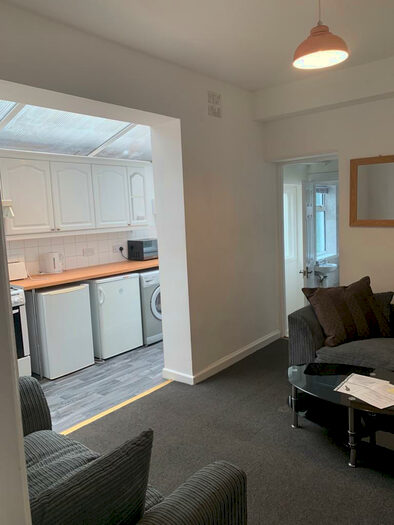 5 Bedroom Terraced House To Rent In Baileys Road, Southsea, Hampshire, PO5