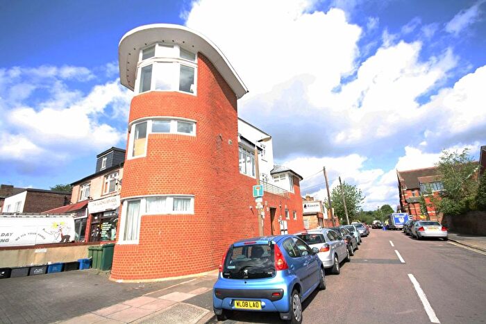 2 Bedroom Flat To Rent In Staines Road, Twickenham, TW2