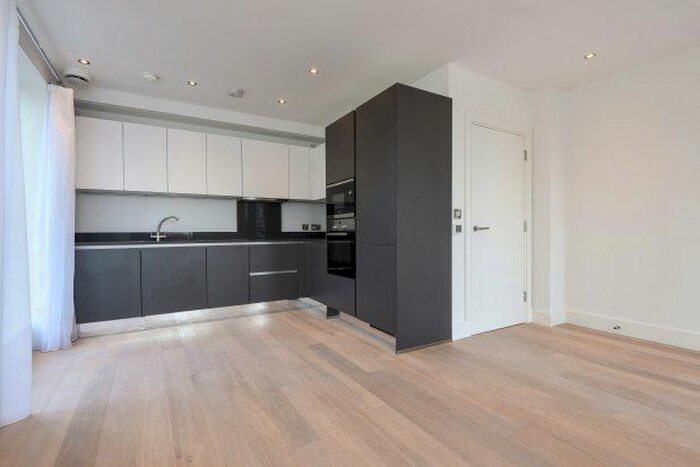 2 Bedroom Flat To Rent In Deptford Bridge, London, SE8