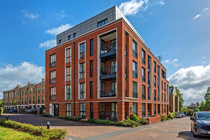 1 Bedroom Flat For Sale In Fellowes Rise, Winchester, SO22