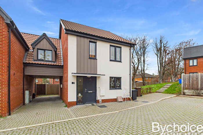 3 Bedroom Link Detached House For Sale In Signal Way, Haverhill, Suffolk, CB9