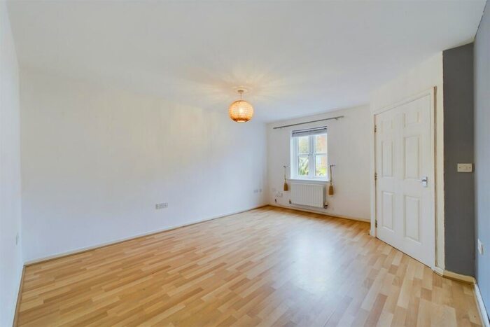 3 Bedroom Town House To Rent In Cemetery Road, Gateshead, NE8