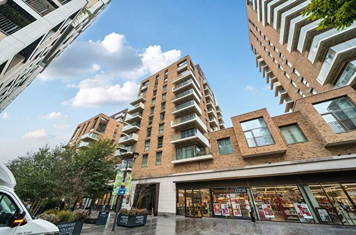 2 Bedroom Flat For Sale In Pegler Square, London, SE3
