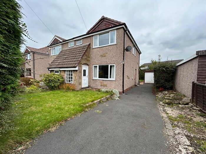 3 Bedroom Semi-Detached House For Sale In Harbour Park, Wibsey, Bradford, BD6
