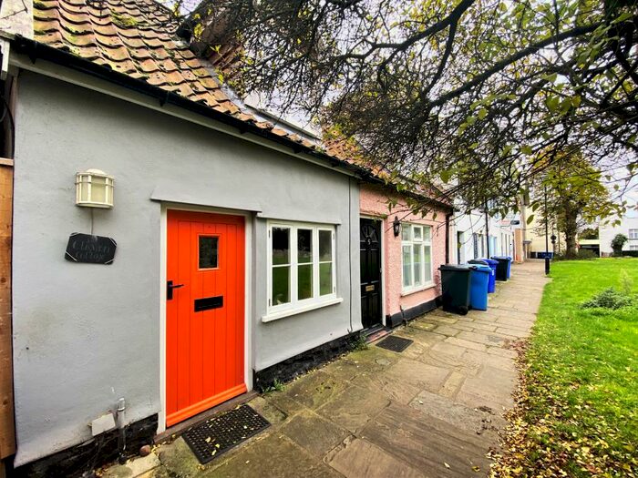 1 Bedroom Semi-Detached House To Rent In Churchyard, Mildenhall, IP28