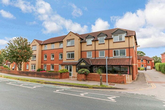 2 Bedroom Flat For Sale In Albion Court, Anlaby Common, HU4