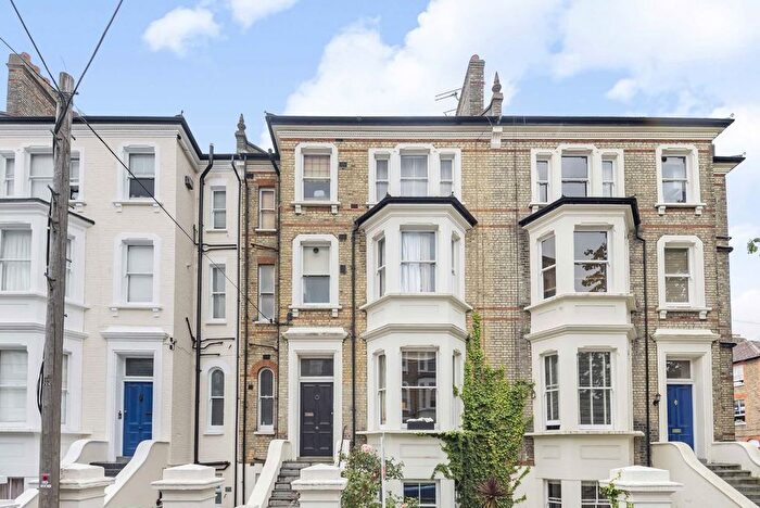 2 Bedroom Flat To Rent In St. Philips Road, Surbiton, KT6