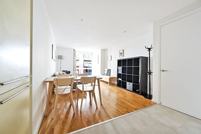 1 Bedroom Apartment To Rent In Hosier Lane, West Smithfield, London, EC1A