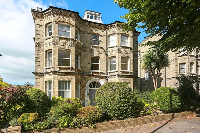 1 Bedroom Flat To Rent In The Drive, Hove, East Sussex, BN3
