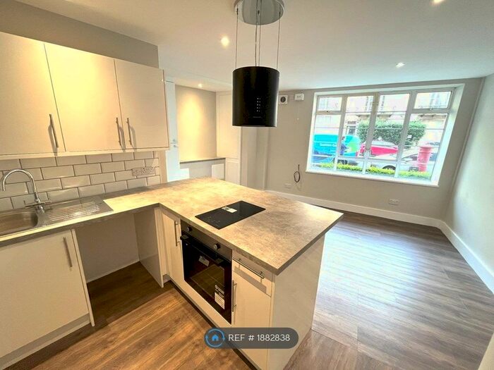 Studio To Rent In Queens Road, Clifton, Bristol, BS8