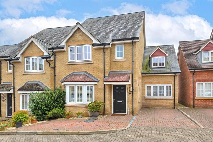 4 Bedroom Semi Detached House For Sale In Oakwood Park, Maidstone, ME16