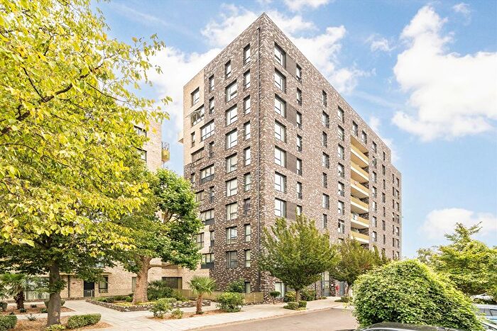 2 Bedroom Flat To Rent In Stanley Road, Acton, W3