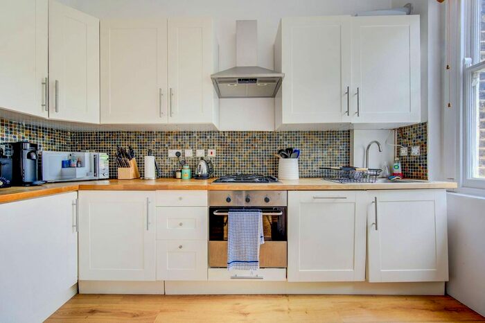 1 Bedroom Flat To Rent In Philbeach Gardens, Earls Court, London, SW5