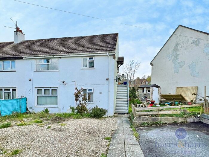 2 Bedroom Maisonette For Sale In Foxhill, Axminster, EX13