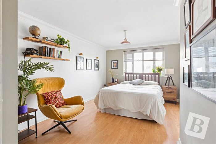 2 Bedroom Flat For Sale In London Road, Romford, RM7