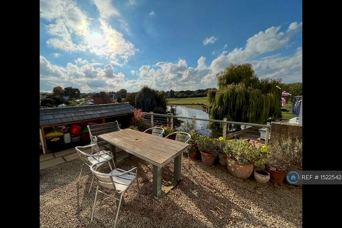 2 Bedroom Flat To Rent In Walnut Tree Lane, Sudbury, CO10