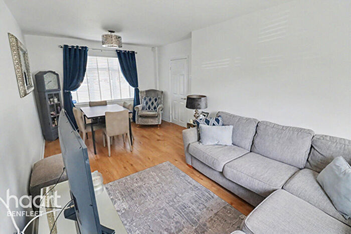 2 Bedroom Semi-Detached House For Sale In Queensmere, Benfleet, SS7