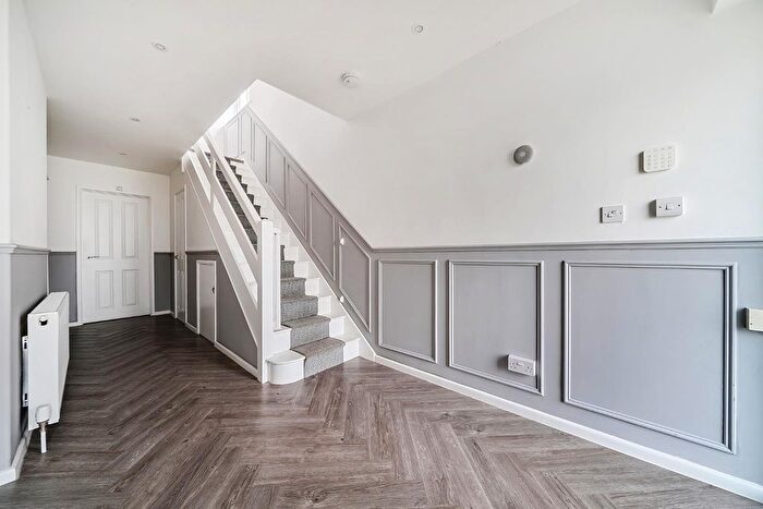 4 Bedroom Semi-Detached House For Sale In Stakes Road, Waterlooville, PO7