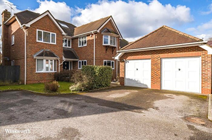 6 Bedroom Detached House For Sale In Viables Lane, Basingstoke, Hampshire, RG22