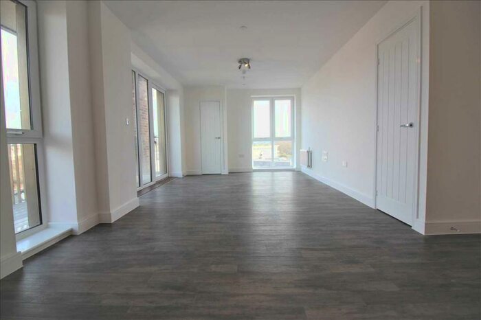 3 Bedroom Apartment To Rent In Bedroom City Centre Apartment, CM2