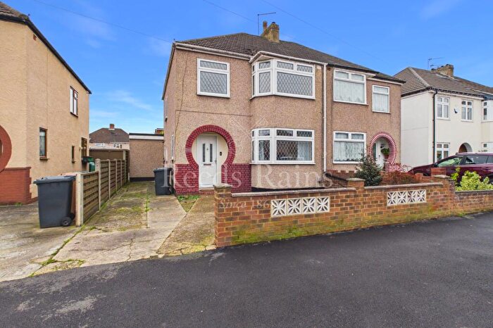 3 Bedroom Semi-Detached House To Rent In James Road, Dartford, Kent, DA1