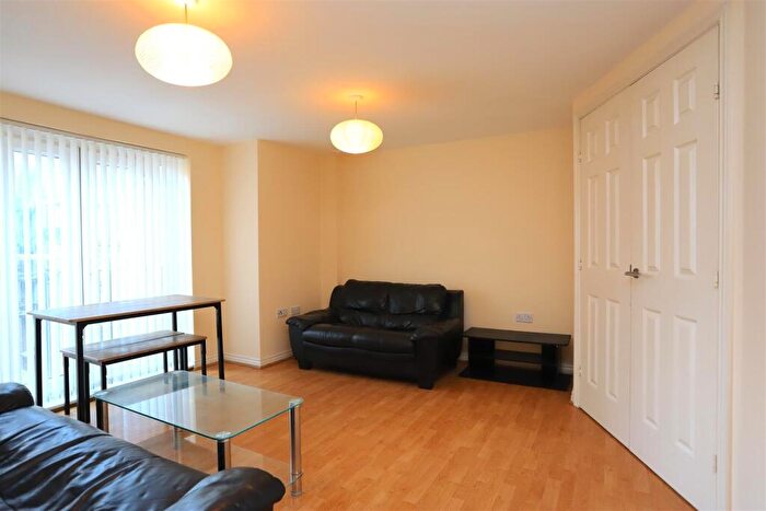 2 Bedroom Apartment To Rent In Middlewood Street, Salford, M5