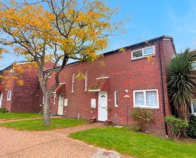 3 Bedroom Terraced House For Sale In Croxden Way, Eastbourne, BN22