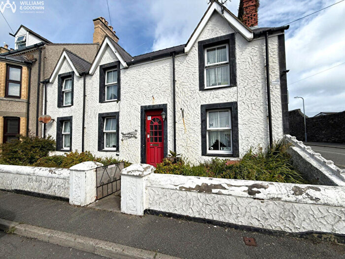 4 Bedroom End Of Terrace House For Sale In Bethesda Street, Amlwch, Anglesey, LL68
