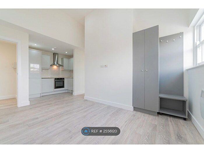 1 Bedroom Flat To Rent In High Street, Barnet, EN5