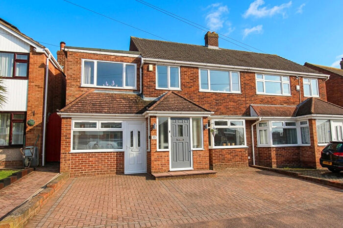 4 Bedroom Semi Detached House For Sale In Lunedale Road, Dartford, DA2