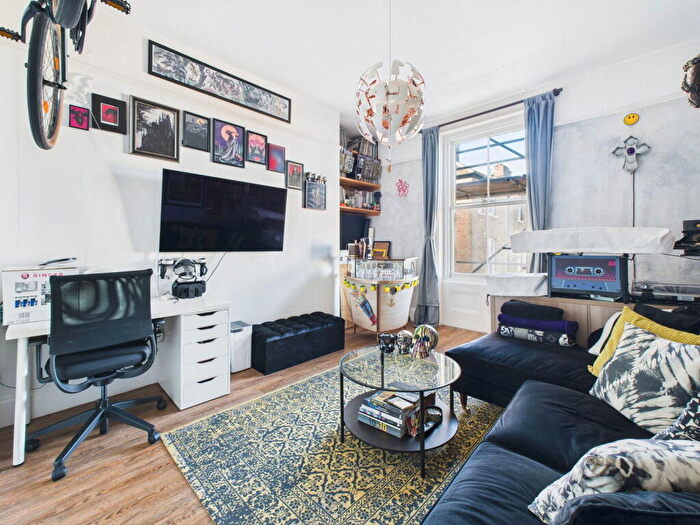 1 Bedroom Flat For Sale In Jason Court, Heene Terrace, Worthing, BN11